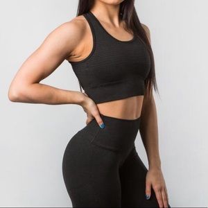 Black Vault Bra (Alphalete)